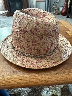 Scale Pronto Straw Fedora Hat with Pink Floral Print